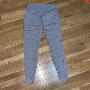 Grey Lululemon leggings 🤍